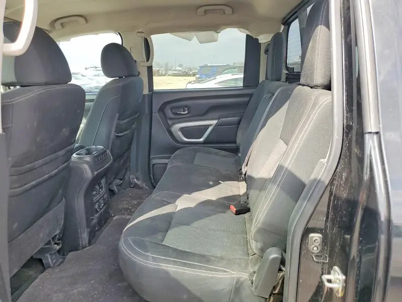 2019 NISSAN TITAN SV  