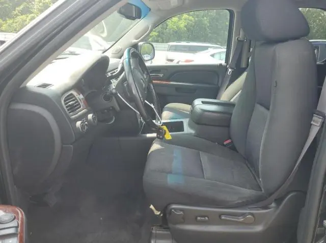 2013 GMC YUKON SLE  