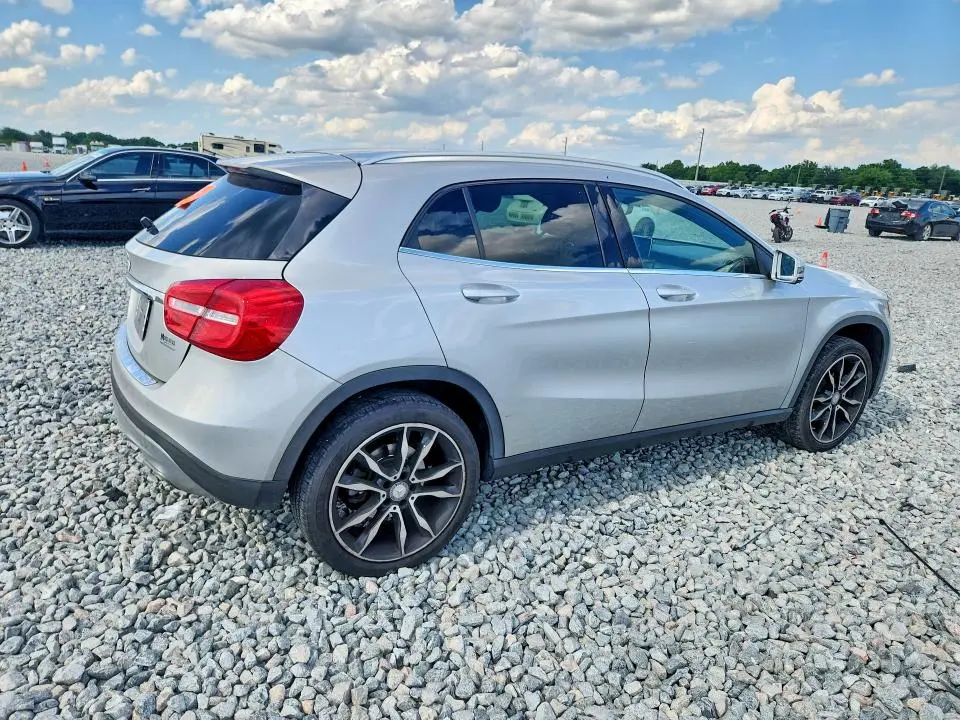 2017 MERCEDES-BENZ GLA 250  