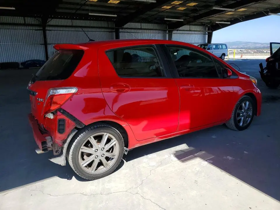 2012 TOYOTA YARIS 5-DOOR SE  