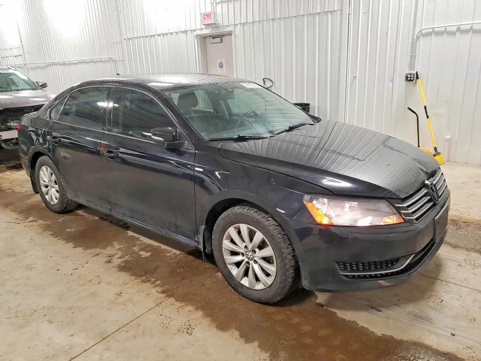 2014 VOLKSWAGEN PASSAT   