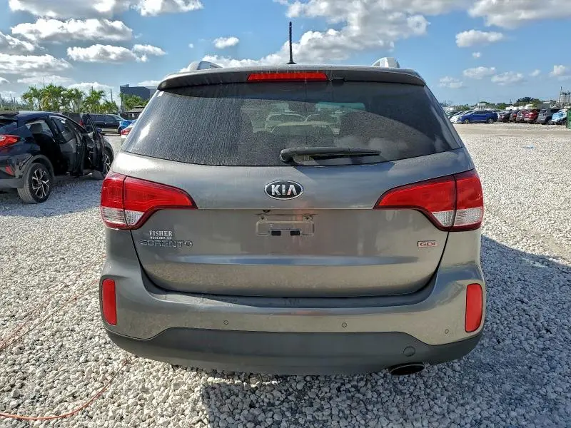2014 KIA SORENTO LX  