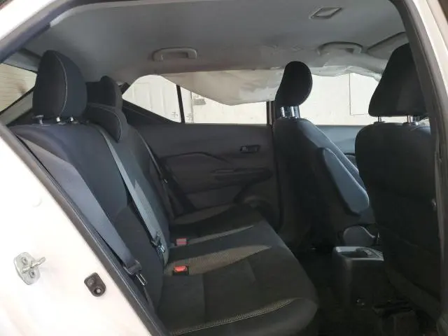2018 NISSAN KICKS S  