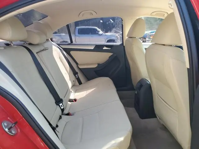 2013 VOLKSWAGEN JETTA SE  