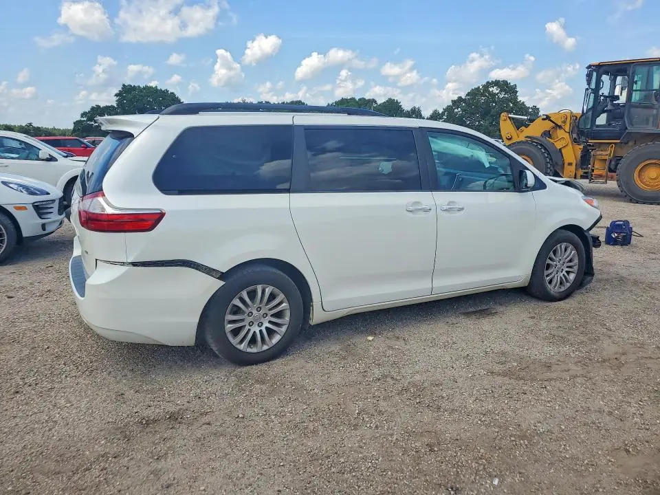2017 TOYOTA SIENNA XLE 8-PASSENGER  