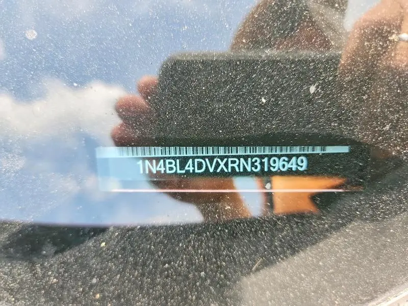 2024 NISSAN ALTIMA SV  