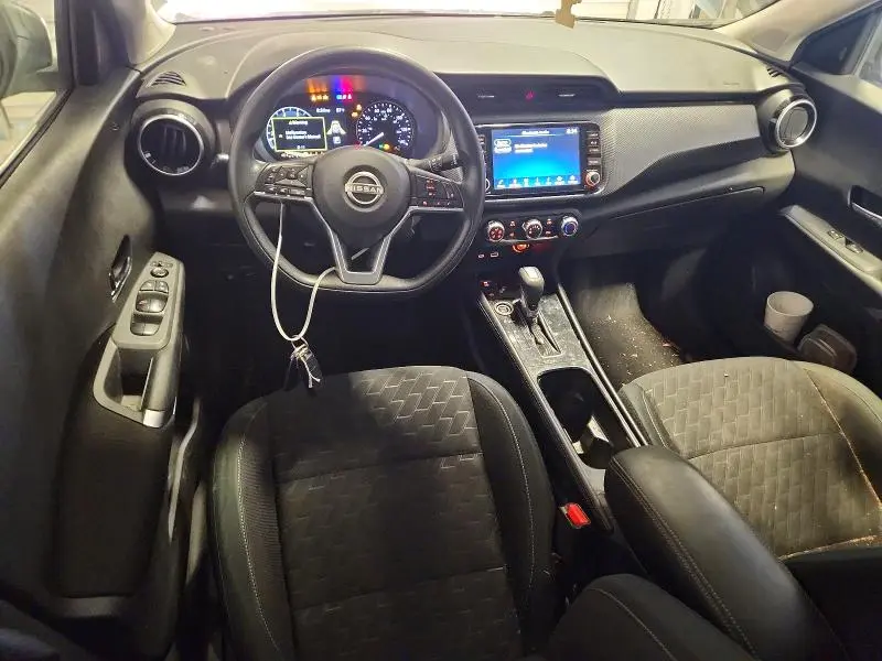 2024 NISSAN KICKS SV  