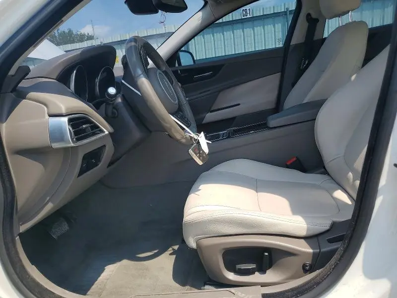 2018 JAGUAR XE PREMIUM  