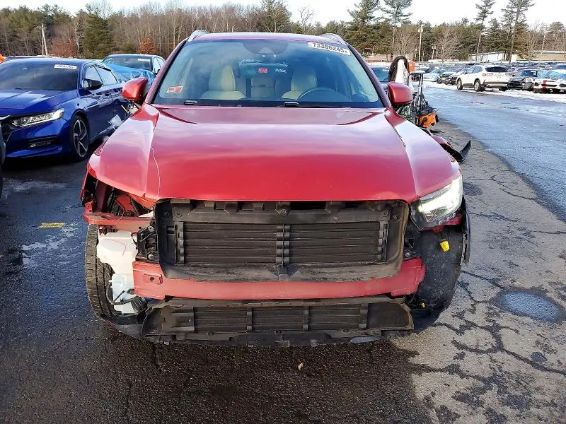 2019 VOLVO XC40 T4 MOMENTUM  