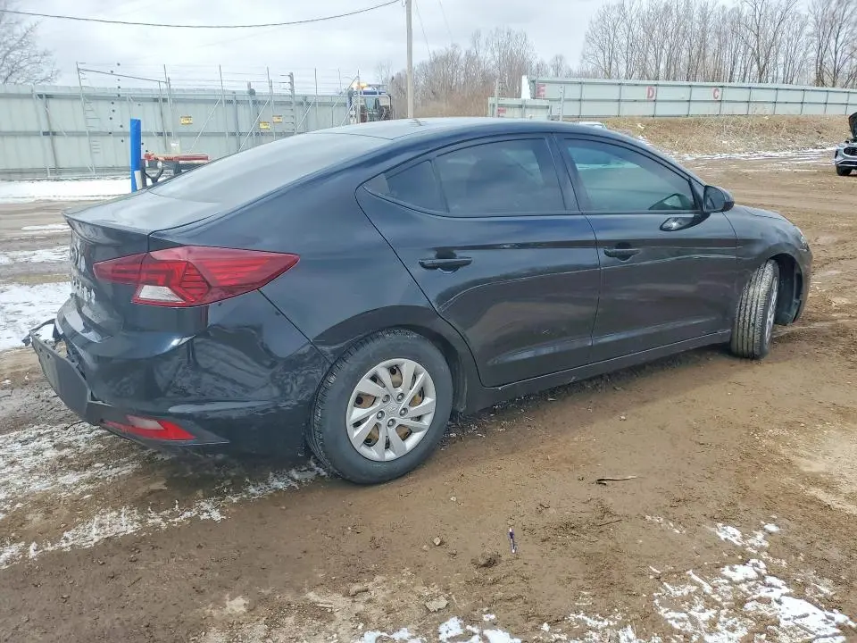 2019 HYUNDAI ELANTRA SE  