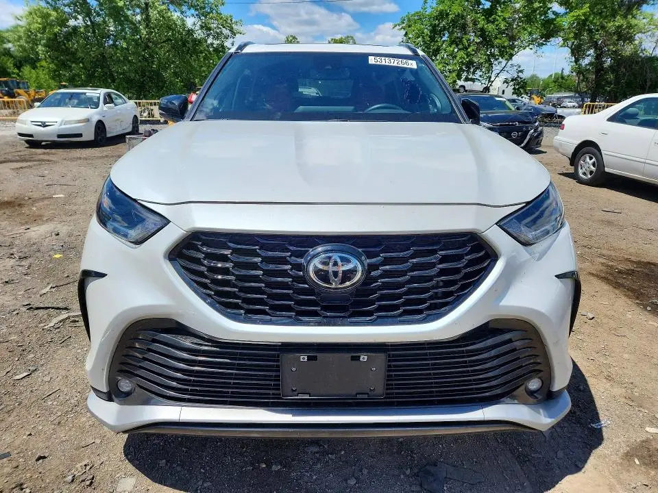 2023 TOYOTA HIGHLANDER XSE  