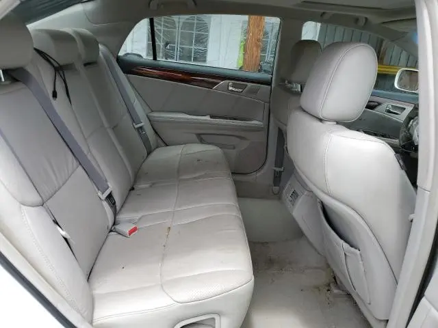 2010 TOYOTA AVALON XL  