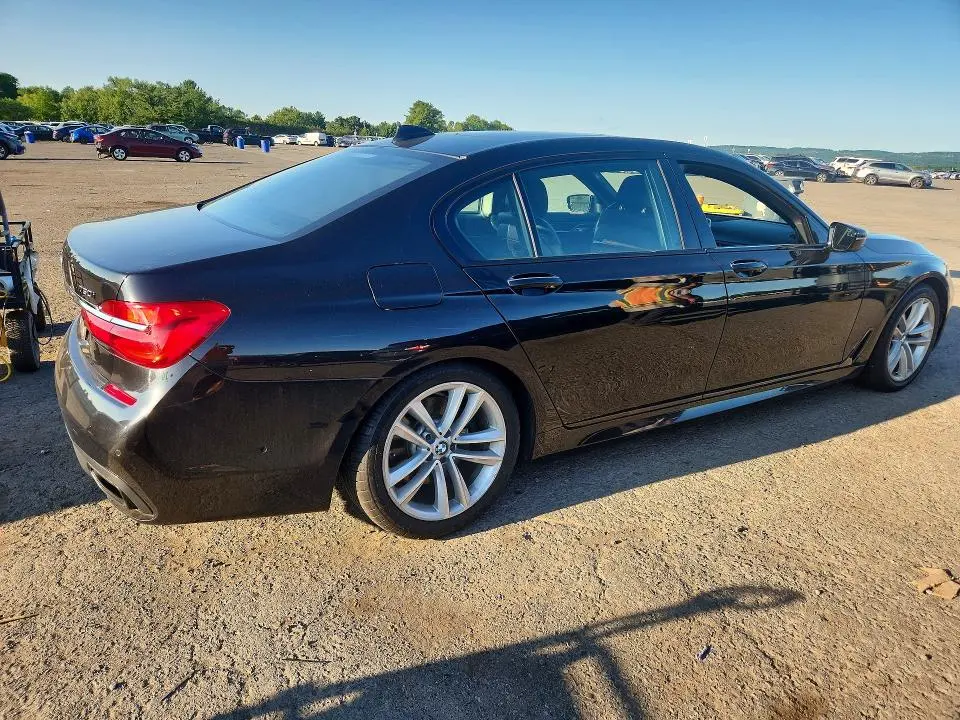2016 BMW 750 XI  