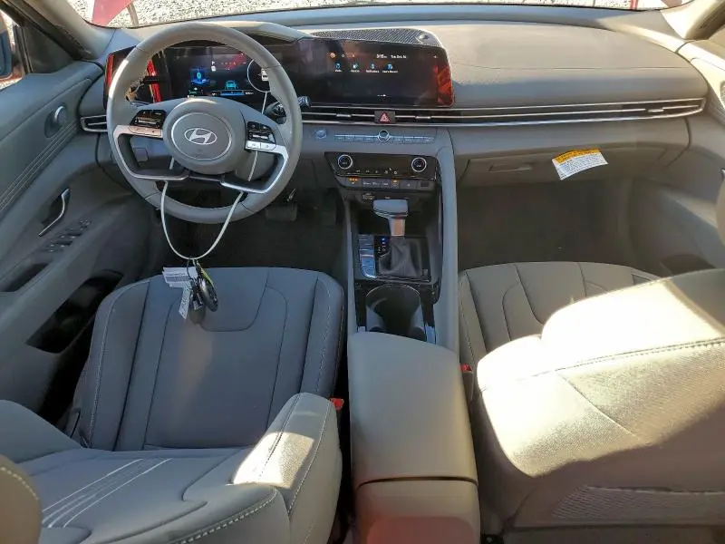 2025 HYUNDAI ELANTRA SEL  