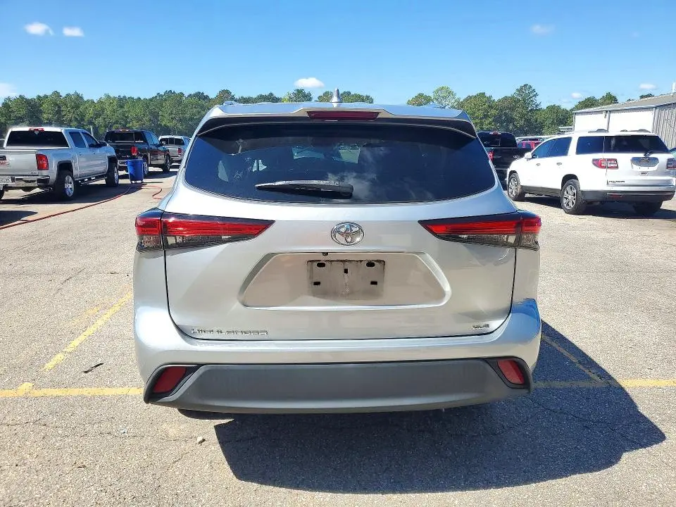 2020 TOYOTA HIGHLANDER XLE  