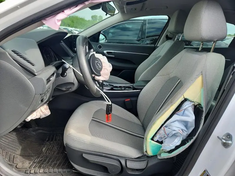 2021 HYUNDAI SONATA SE  
