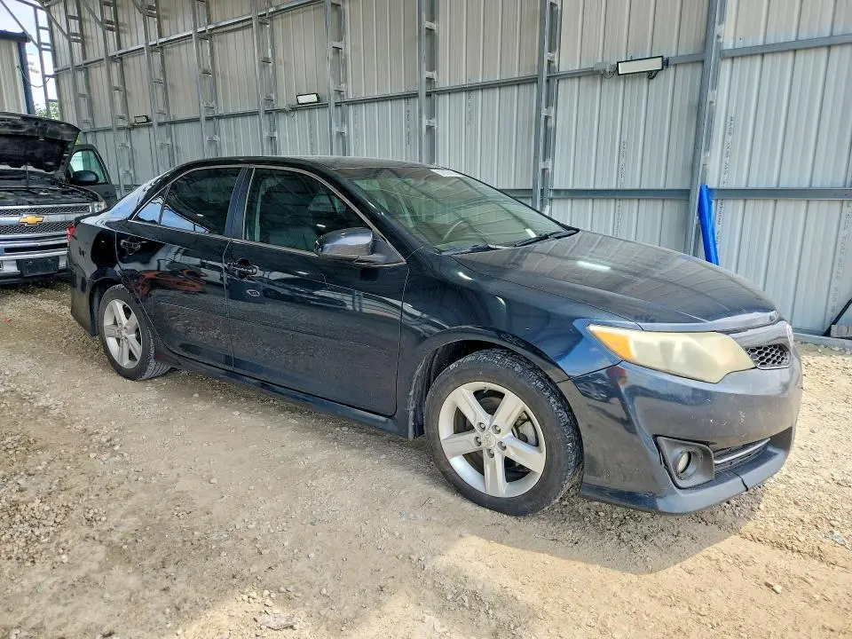 2012 TOYOTA CAMRY SE  