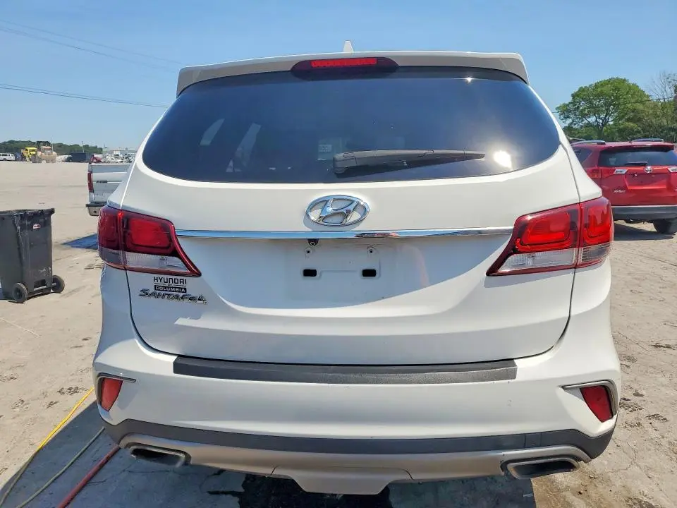 2017 HYUNDAI SANTA FE SE  