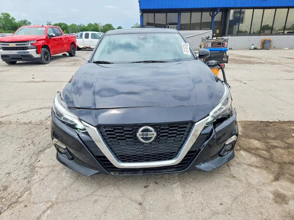 2021 NISSAN ALTIMA SL  