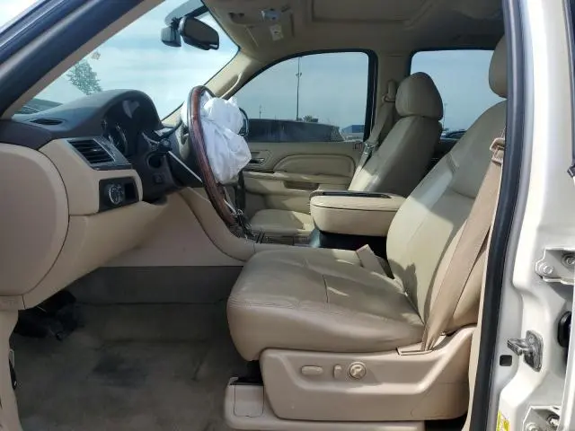 2013 CADILLAC ESCALADE LUXURY  