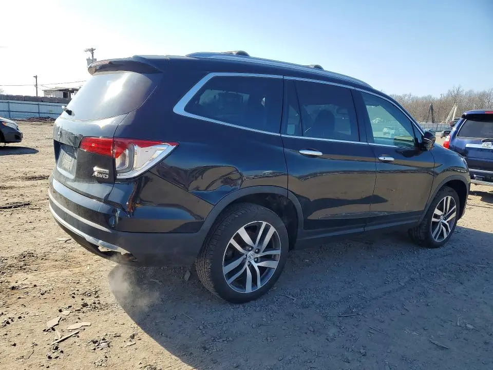 2017 HONDA PILOT TOURING  