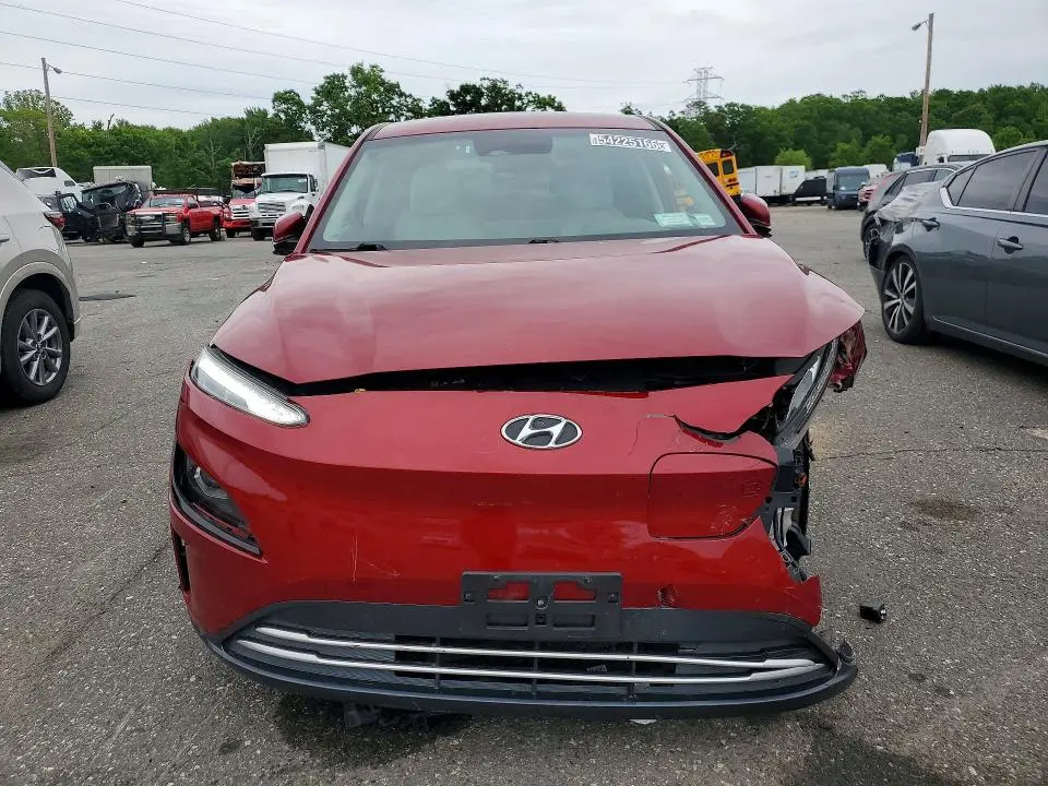 2023 HYUNDAI KONA SE  