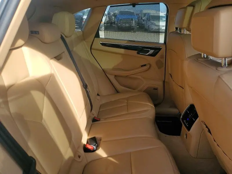 2016 PORSCHE MACAN S  