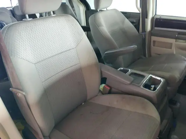 2010 CHRYSLER TOWN & COUNTRY TOURING  