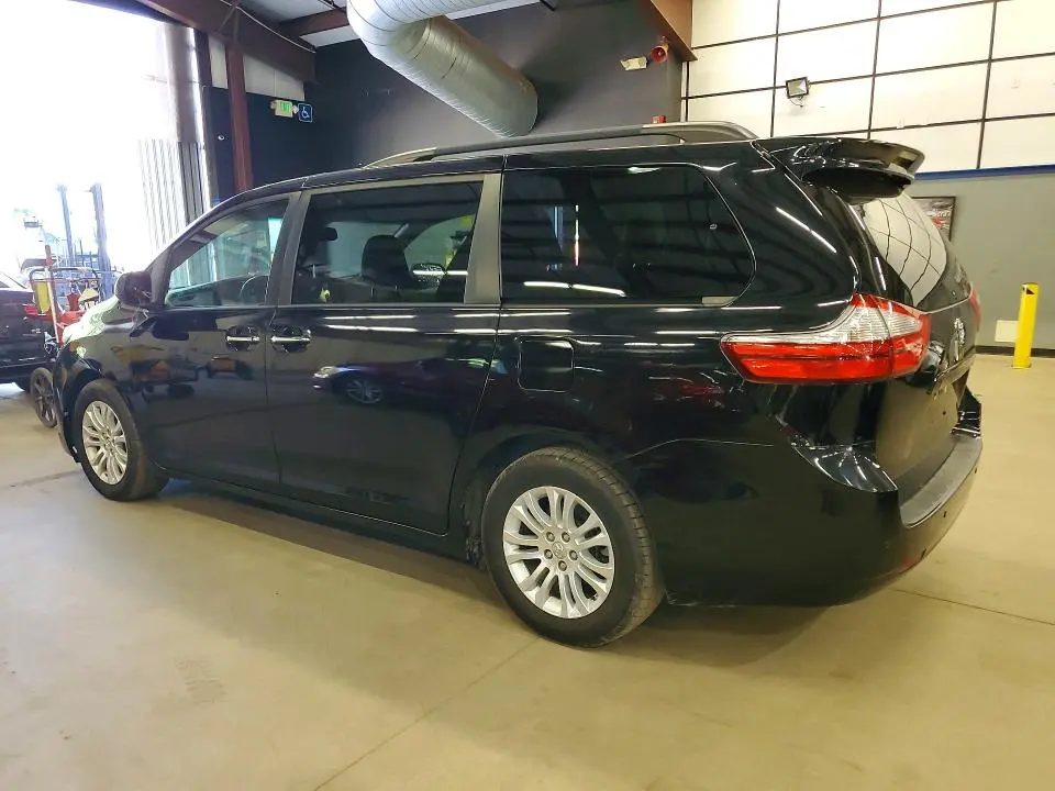 2017 TOYOTA SIENNA XLE 8-PASSENGER  