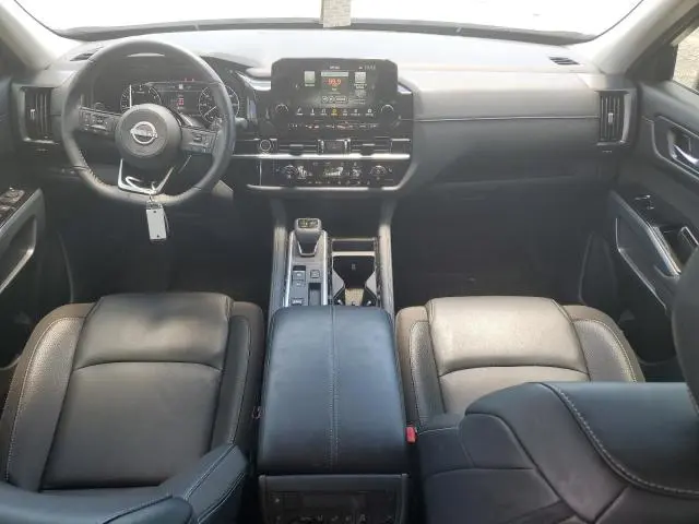 2024 NISSAN PATHFINDER SL  