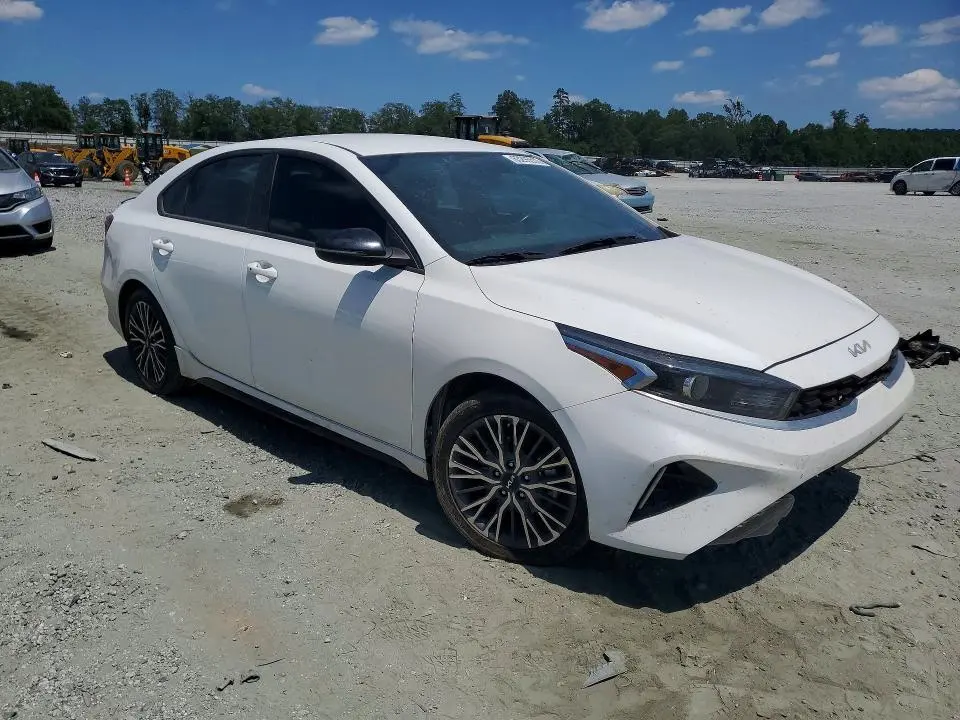 2022 KIA FORTE GT LINE  