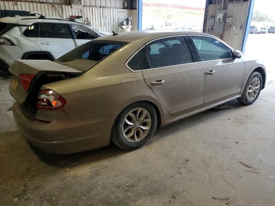 2016 VOLKSWAGEN PASSAT S  