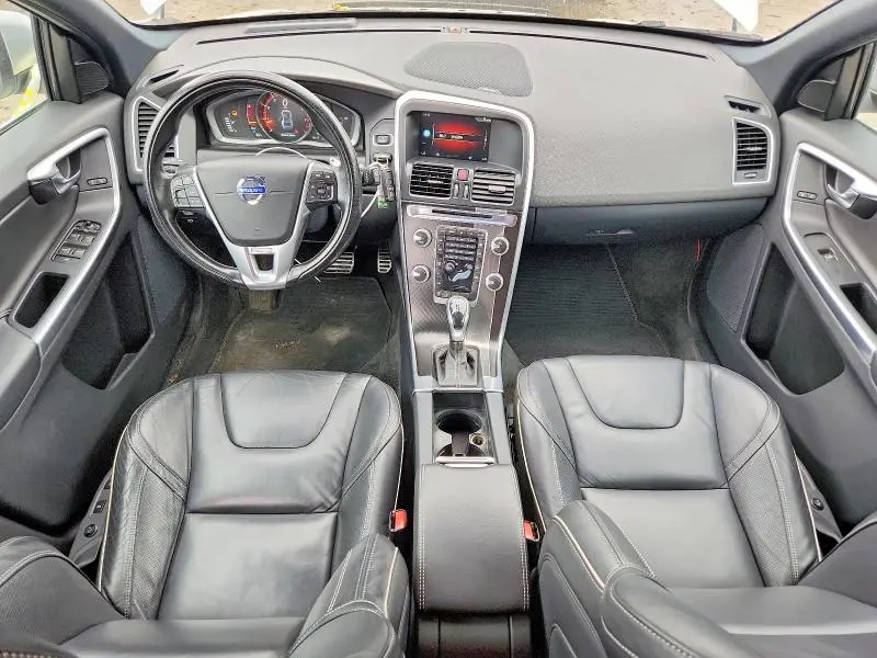 2016 VOLVO XC60 T6 R-DESIGN PLATINUM  