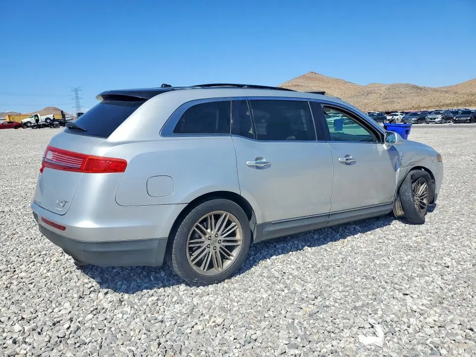 2013 LINCOLN MKT   