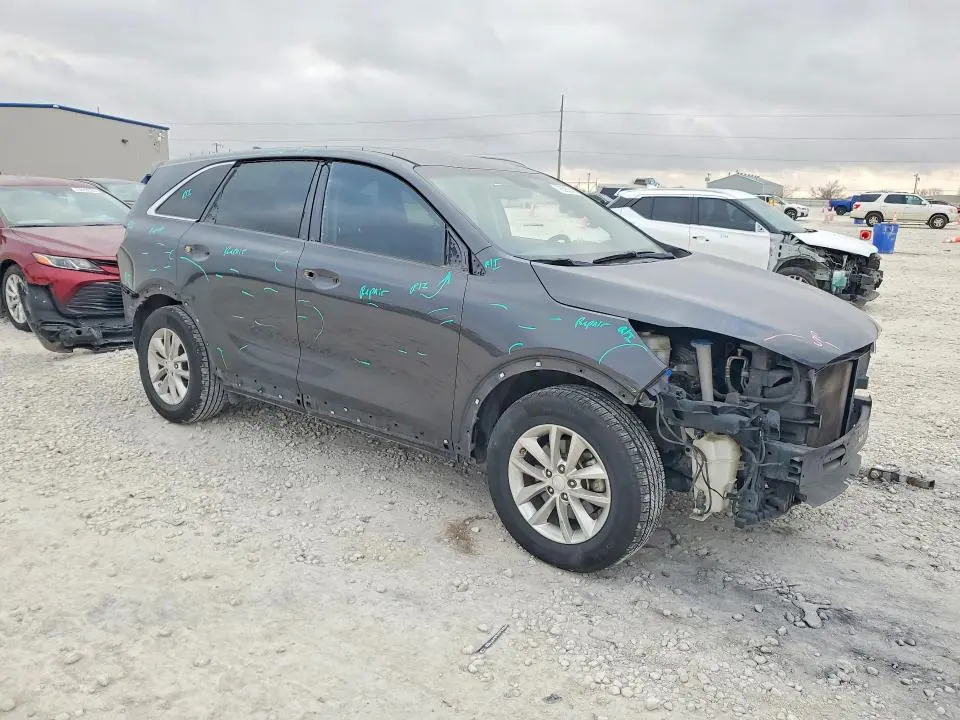 2017 KIA SORENTO LX  