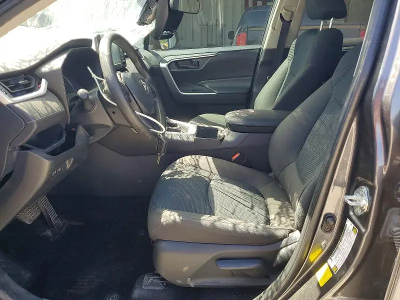 2022 TOYOTA RAV4 LE  