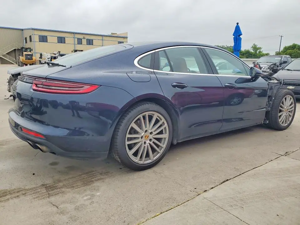 2018 PORSCHE PANAMERA 4S  