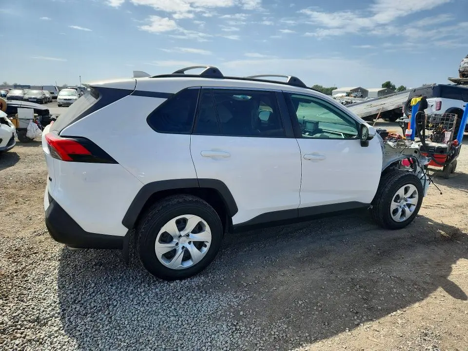 2020 TOYOTA RAV4 LE  