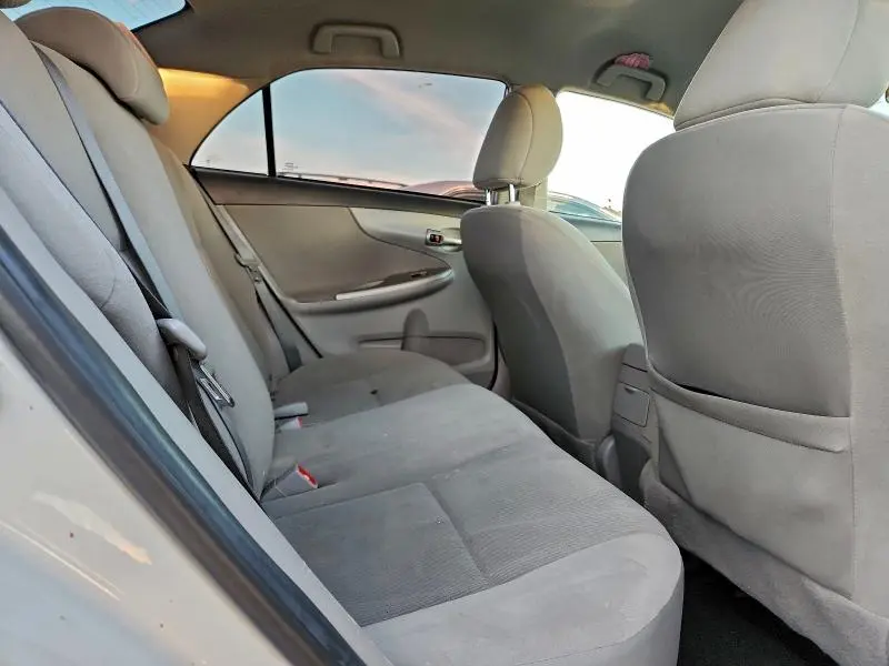 2013 TOYOTA COROLLA BASE  