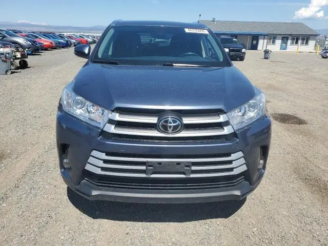 2019 TOYOTA HIGHLANDER SE  