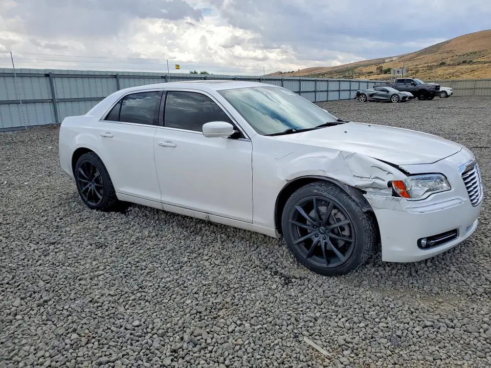 2013 CHRYSLER 300   