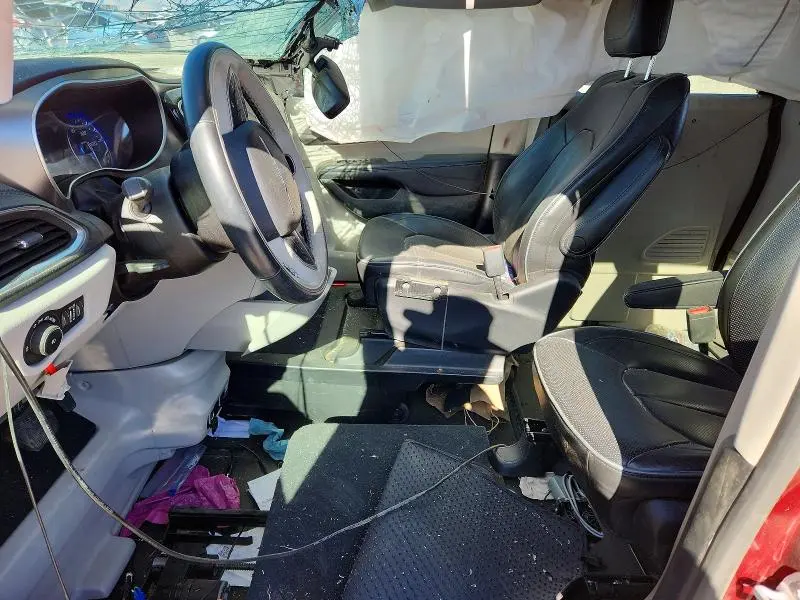 2019 CHRYSLER PACIFICA LIMITED  