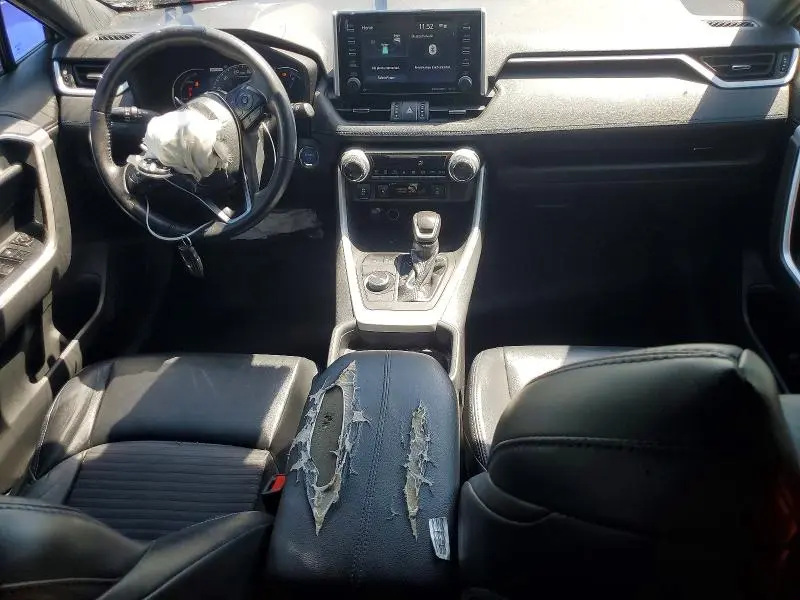 2021 TOYOTA RAV4 XSE  