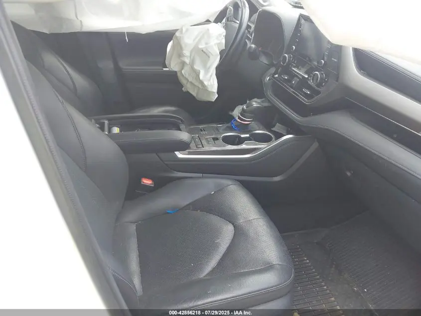 2020 TOYOTA HIGHLANDER LIMITED
