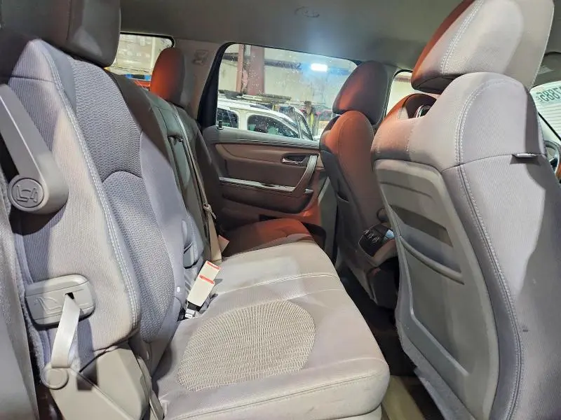 2013 CHEVROLET TRAVERSE LS  