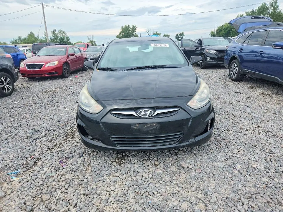2013 HYUNDAI ACCENT SE  