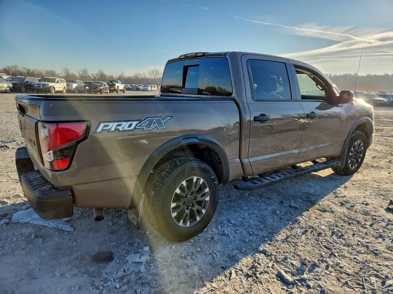 2021 NISSAN TITAN SV  