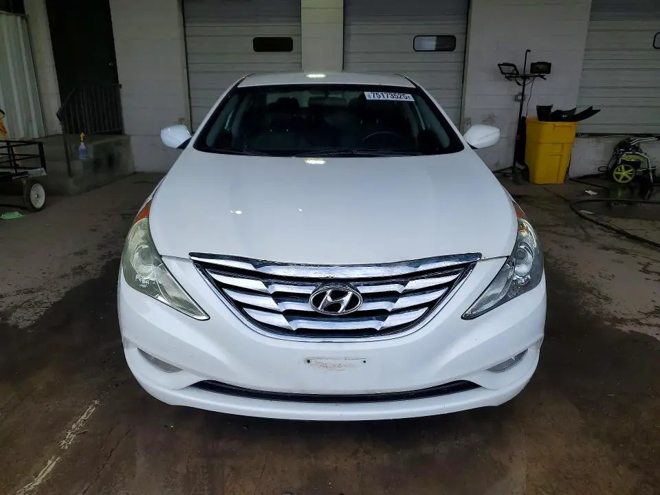 2011 HYUNDAI SONATA SE  