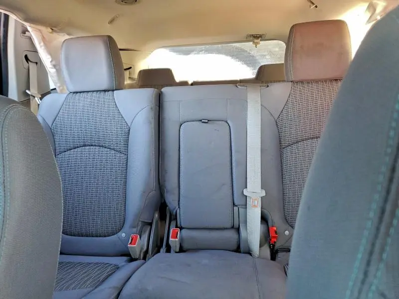 2016 CHEVROLET TRAVERSE LS  