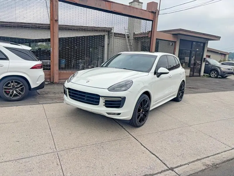 2016 PORSCHE CAYENNE GTS  